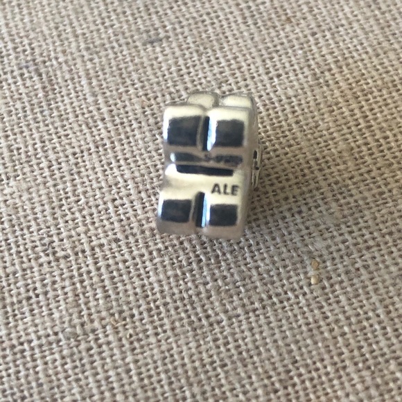 PANDORA Gingerbread Man With Red Enamel Scarf - Picture 6 of 8